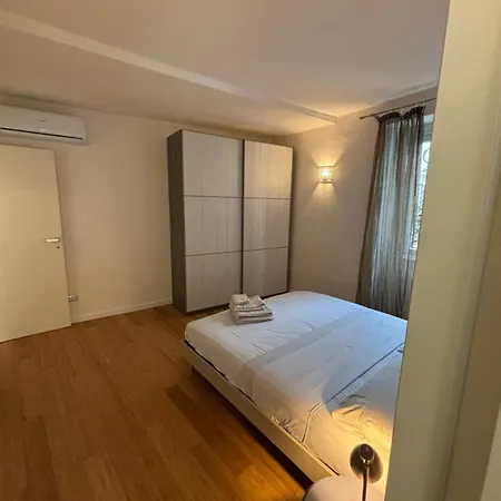 Mares Apartment Lecco